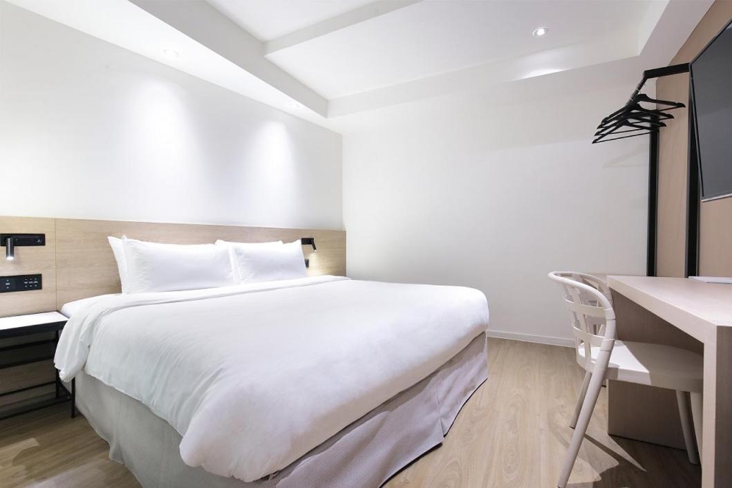 Keebe Hotel Цзилун Экстерьер фото